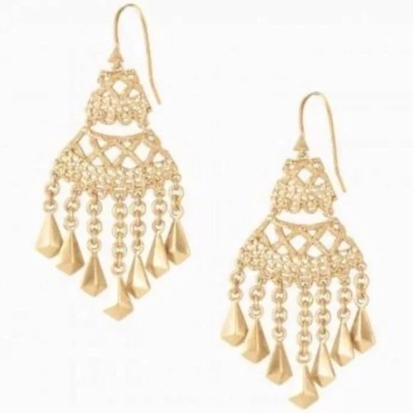 :: Stella & Dot Dainty Lace Alila Chandeliers - Picture 7 of 7